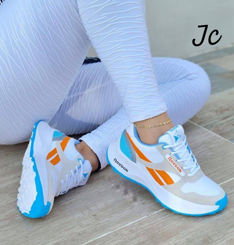 «Zapatillas de deporte para mujer: ligereza y estilo para tu día a día»